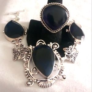 Beautiful set of Iolite bracelet and ring Size 8 🔵